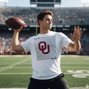 New! CAPTIVATING Oklahoma Sooners Short Sleeve Crewneck Tee